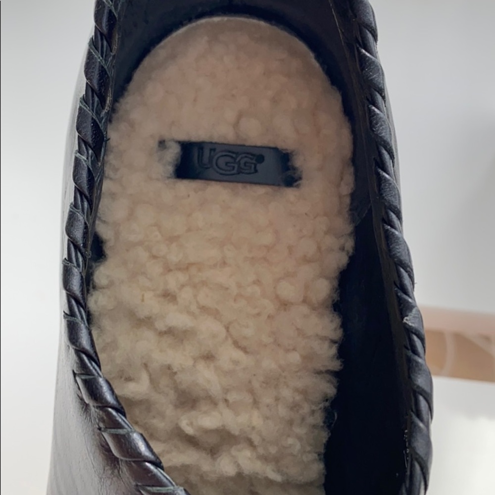 UGG - Picture 3 of 4